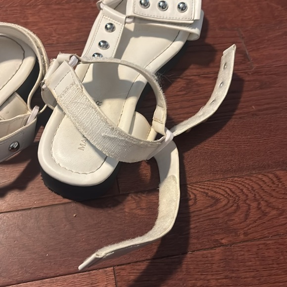 Marc Fisher White Strappy Sandals with Studded Design Size: 8 - Picture 7 of 8